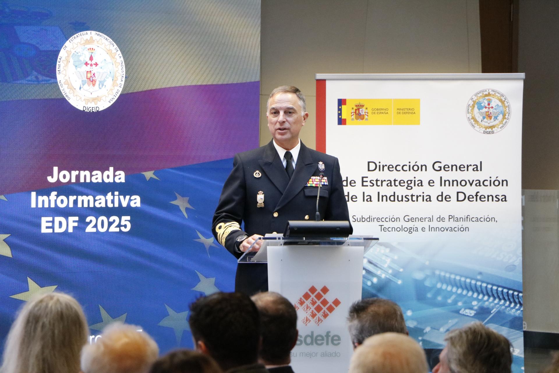 Imagen del Vice Almirante Fernando J. Suárez Fonseca 